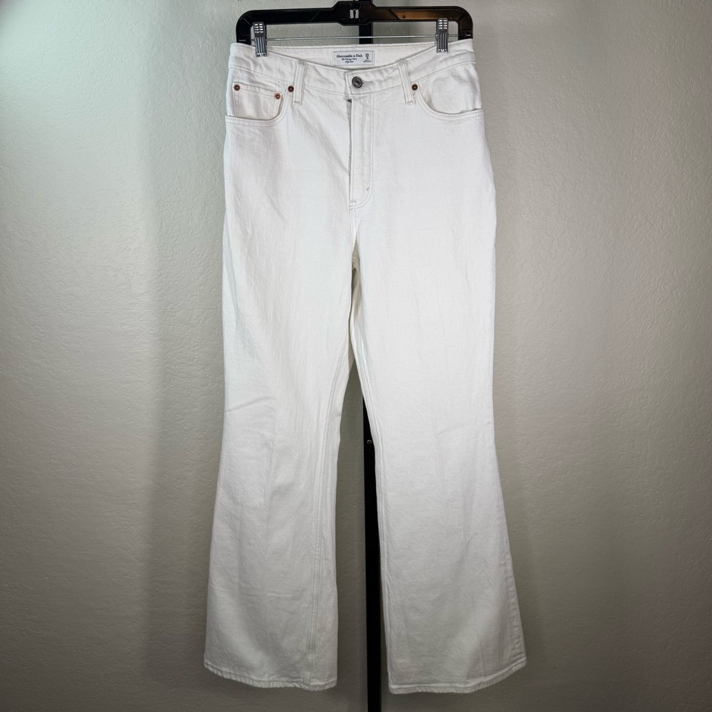 Abercrombie & Fitch Vintage Flare High Rise Curve Love White Denim Jeans 8 (29)